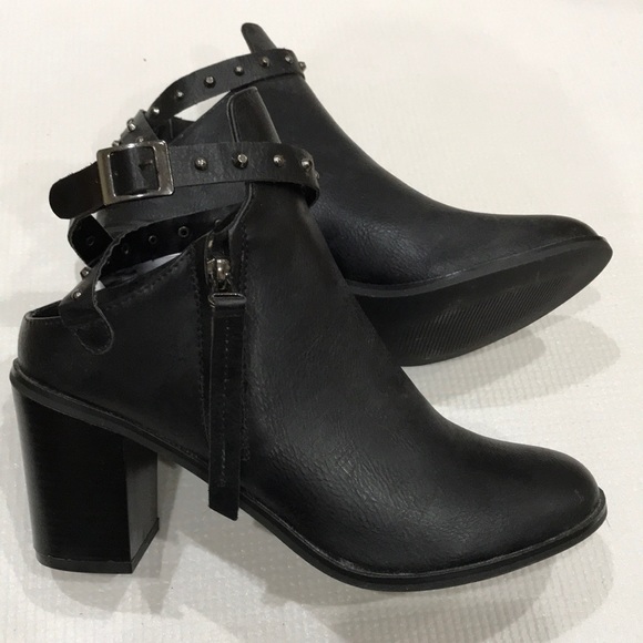 NWOT Black Cutout Strappy Booties - Picture 1 of 5